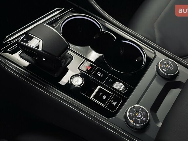 купить новое авто Фольксваген Туарег 2025 года от официального дилера Автодім Атлант на Вацлава Гавела Фольксваген фото