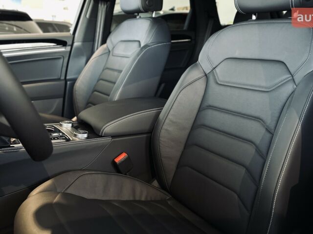 купити нове авто Фольксваген Туарег 2025 року від офіційного дилера Автодім Атлант на Вацлава Гавела Фольксваген фото