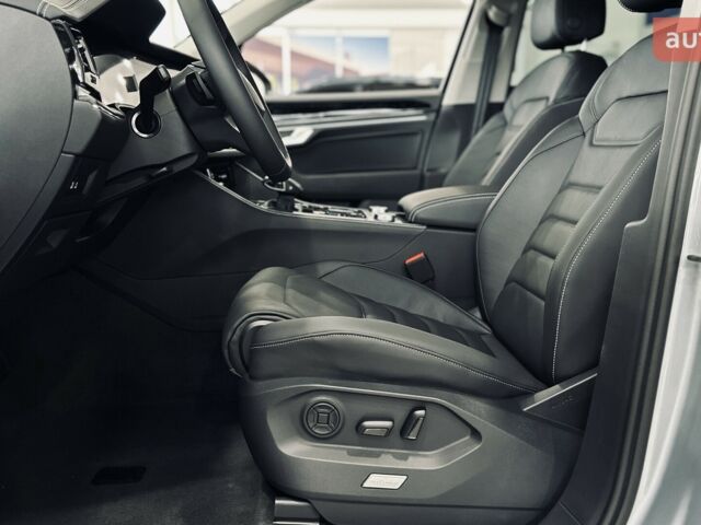 купить новое авто Фольксваген Туарег 2025 года от официального дилера Автодім Атлант на Вацлава Гавела Фольксваген фото