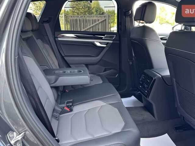 Фольксваген Туарег, объемом двигателя 2.97 л и пробегом 0 тыс. км за 87000 $, фото 32 на Automoto.ua