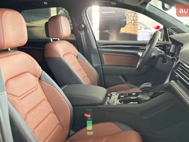 Фольксваген Туарег, объемом двигателя 2.97 л и пробегом 0 тыс. км за 90689 $, фото 12 на Automoto.ua