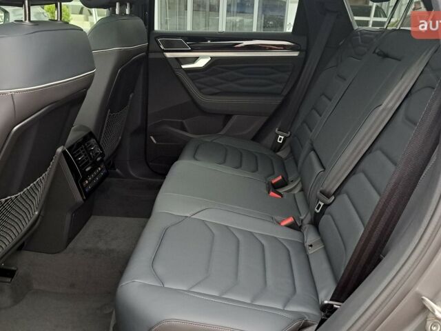 Фольксваген Туарег, объемом двигателя 2.97 л и пробегом 0 тыс. км за 88900 $, фото 13 на Automoto.ua