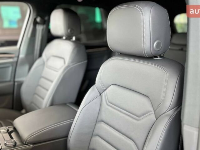 Фольксваген Туарег, объемом двигателя 2.97 л и пробегом 0 тыс. км за 69770 $, фото 22 на Automoto.ua