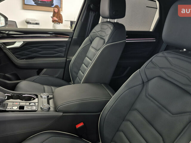 купить новое авто Фольксваген Туарег 2025 года от официального дилера Автодім Атлант на Вацлава Гавела Фольксваген фото