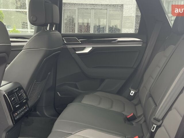 Фольксваген Туарег, объемом двигателя 2.97 л и пробегом 0 тыс. км за 86190 $, фото 13 на Automoto.ua