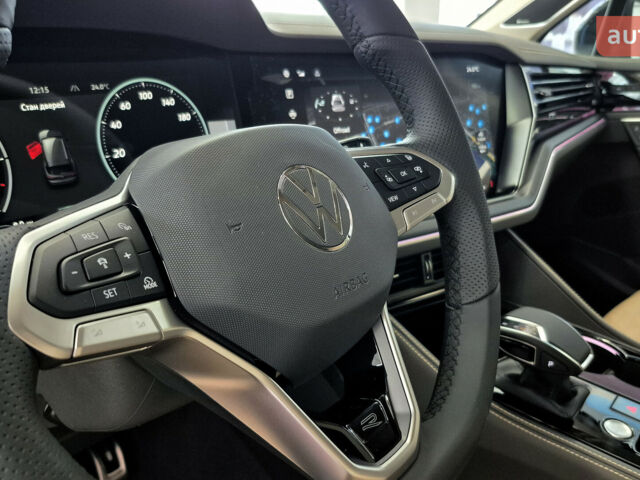 купить новое авто Фольксваген Туарег 2025 года от официального дилера Автодім Атлант на Вацлава Гавела Фольксваген фото