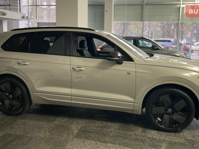 купити нове авто Фольксваген Туарег 2025 року від офіційного дилера Автодім Атлант на Вацлава Гавела Фольксваген фото