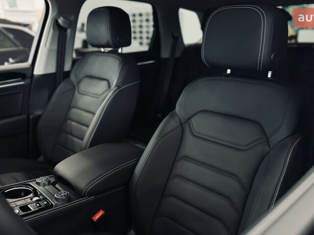 купити нове авто Фольксваген Туарег 2025 року від офіційного дилера Автодім Атлант на Вацлава Гавела Фольксваген фото