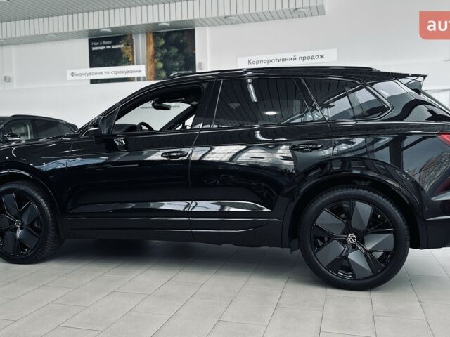 купить новое авто Фольксваген Туарег 2025 года от официального дилера Автодім Атлант на Вацлава Гавела Фольксваген фото