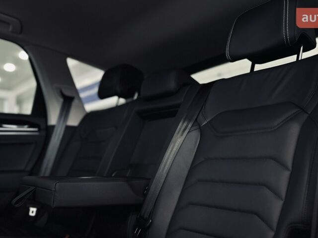 купити нове авто Фольксваген Туарег 2025 року від офіційного дилера Автодім Атлант на Вацлава Гавела Фольксваген фото