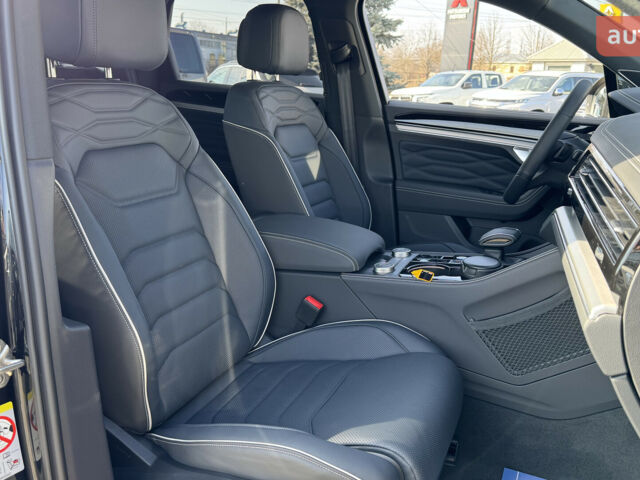 Фольксваген Туарег, объемом двигателя 2.97 л и пробегом 0 тыс. км за 85490 $, фото 2 на Automoto.ua