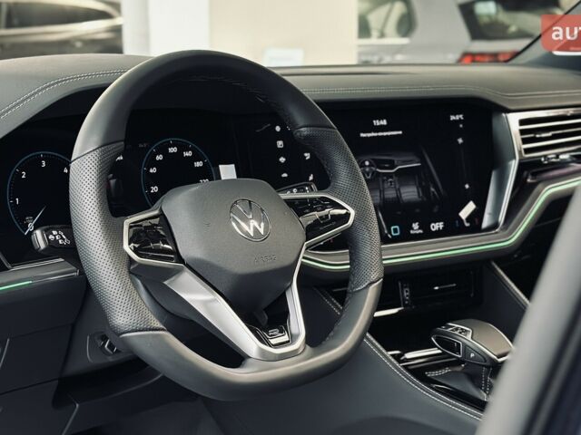 купить новое авто Фольксваген Туарег 2025 года от официального дилера Автодім Атлант на Вацлава Гавела Фольксваген фото