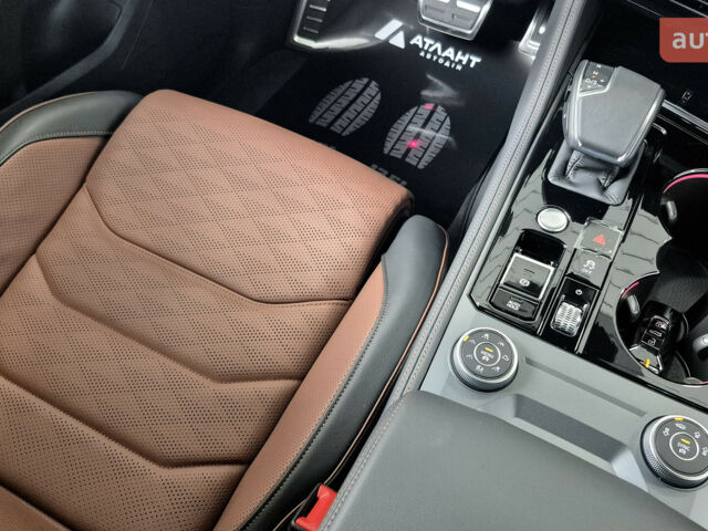 купить новое авто Фольксваген Туарег 2025 года от официального дилера Автодім Атлант на Вацлава Гавела Фольксваген фото