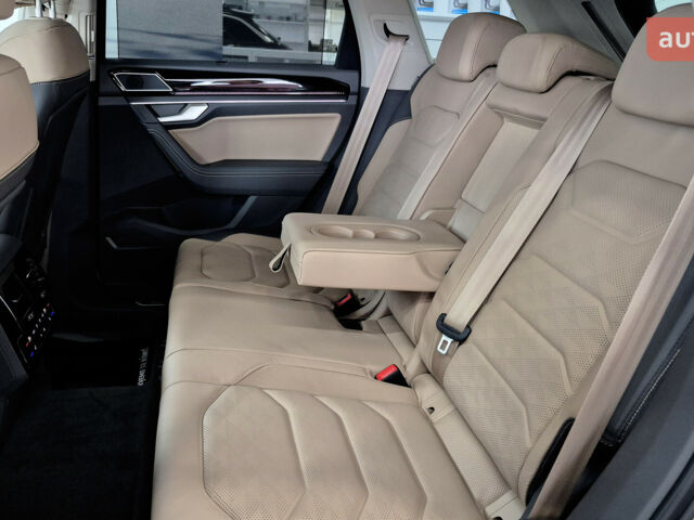 купить новое авто Фольксваген Туарег 2025 года от официального дилера Автодім Атлант на Вацлава Гавела Фольксваген фото