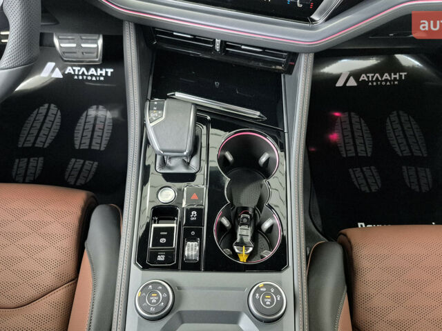 купить новое авто Фольксваген Туарег 2025 года от официального дилера Автодім Атлант на Вацлава Гавела Фольксваген фото