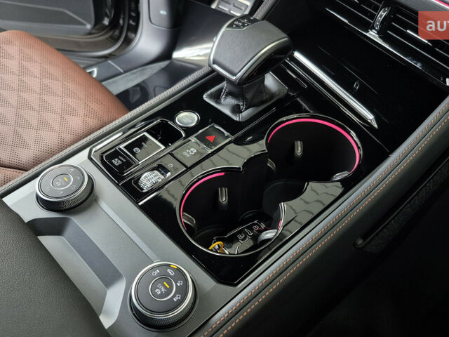 купить новое авто Фольксваген Туарег 2025 года от официального дилера Автодім Атлант на Вацлава Гавела Фольксваген фото