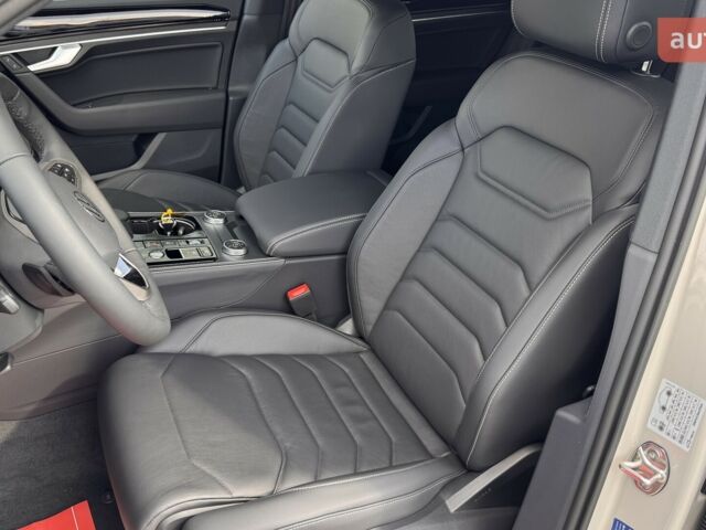 Фольксваген Туарег, объемом двигателя 2.97 л и пробегом 0 тыс. км за 70000 $, фото 17 на Automoto.ua