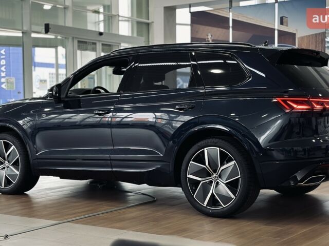 купить новое авто Фольксваген Туарег 2025 года от официального дилера Автодім Атлант на Вацлава Гавела Фольксваген фото