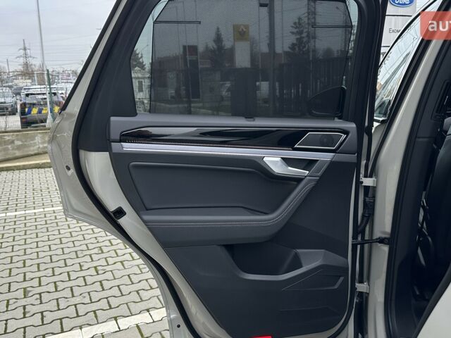 Фольксваген Туарег, объемом двигателя 2.97 л и пробегом 0 тыс. км за 88000 $, фото 25 на Automoto.ua