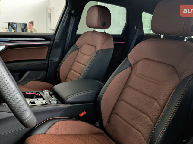 купити нове авто Фольксваген Туарег 2025 року від офіційного дилера Автодім Атлант на Вацлава Гавела Фольксваген фото