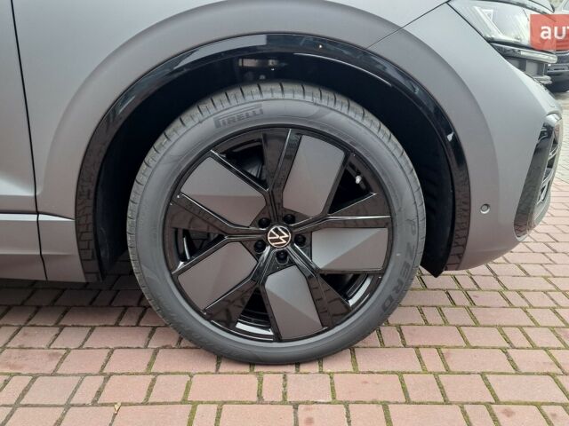 Фольксваген Туарег, объемом двигателя 2.97 л и пробегом 0 тыс. км за 88900 $, фото 20 на Automoto.ua