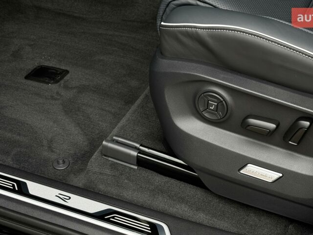 Фольксваген Туарег, объемом двигателя 2.97 л и пробегом 0 тыс. км за 87816 $, фото 13 на Automoto.ua