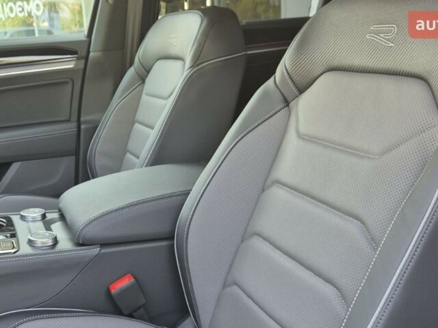 Фольксваген Туарег, об'ємом двигуна 2.97 л та пробігом 0 тис. км за 87560 $, фото 28 на Automoto.ua