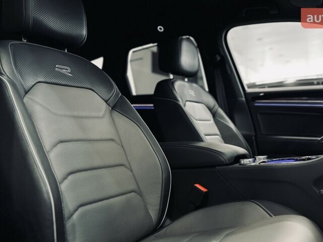 купити нове авто Фольксваген Туарег 2025 року від офіційного дилера Автодім Атлант на Вацлава Гавела Фольксваген фото