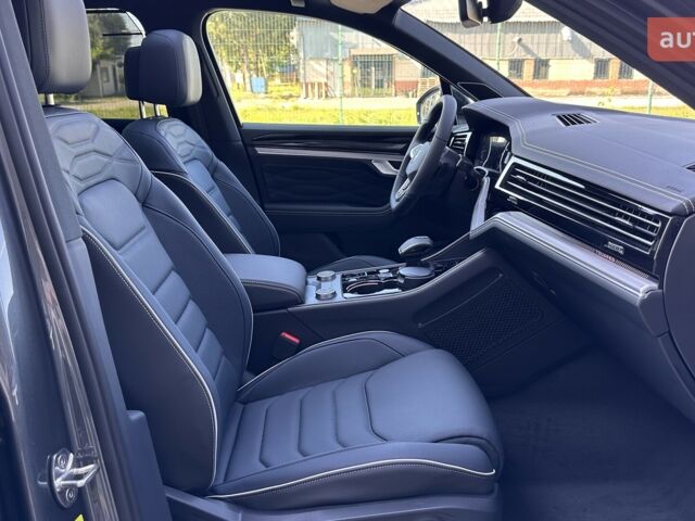 Фольксваген Туарег, об'ємом двигуна 2.97 л та пробігом 0 тис. км за 85500 $, фото 32 на Automoto.ua