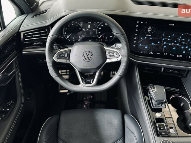 купить новое авто Фольксваген Туарег 2025 года от официального дилера Автодім Атлант на Вацлава Гавела Фольксваген фото