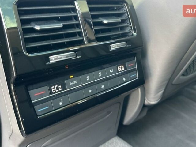 купить новое авто Фольксваген Туарег 2025 года от официального дилера Автодім Атлант на Вацлава Гавела Фольксваген фото