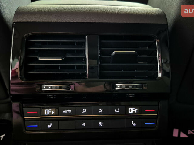 купить новое авто Фольксваген Туарег 2025 года от официального дилера Автодім Атлант на Вацлава Гавела Фольксваген фото