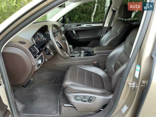 Желтый Фольксваген Туарег, объемом двигателя 3 л и пробегом 239 тыс. км за 32000 $, фото 11 на Automoto.ua