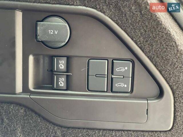 Желтый Фольксваген Туарег, объемом двигателя 3 л и пробегом 239 тыс. км за 32000 $, фото 22 на Automoto.ua