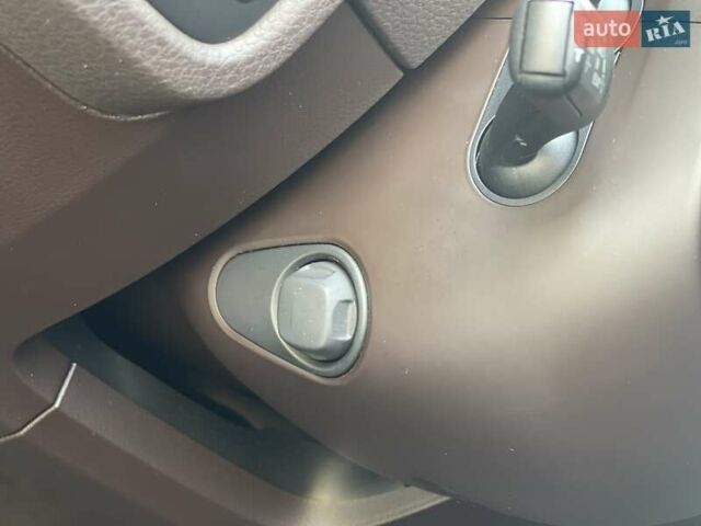 Желтый Фольксваген Туарег, объемом двигателя 3 л и пробегом 239 тыс. км за 32000 $, фото 20 на Automoto.ua