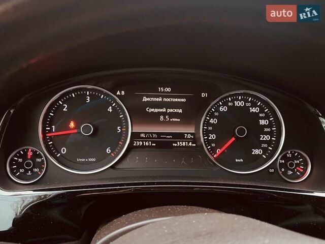 Желтый Фольксваген Туарег, объемом двигателя 3 л и пробегом 239 тыс. км за 32000 $, фото 6 на Automoto.ua