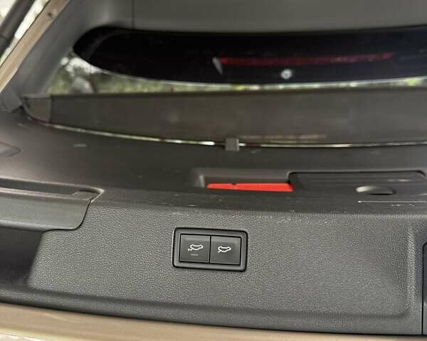 Желтый Фольксваген Туарег, объемом двигателя 2.99 л и пробегом 123 тыс. км за 43900 $, фото 23 на Automoto.ua