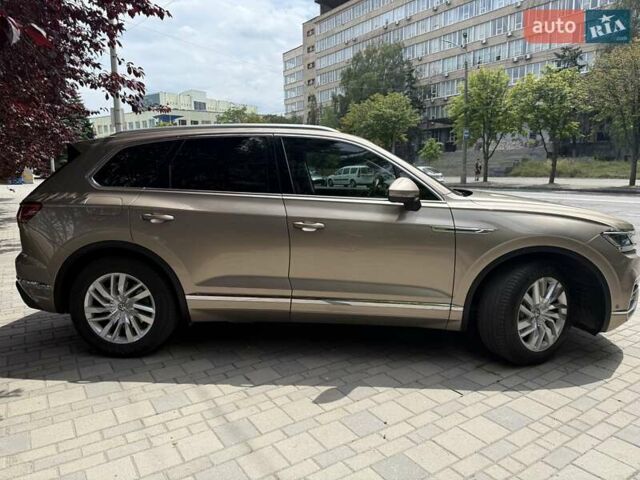 Желтый Фольксваген Туарег, объемом двигателя 2.99 л и пробегом 123 тыс. км за 43900 $, фото 6 на Automoto.ua