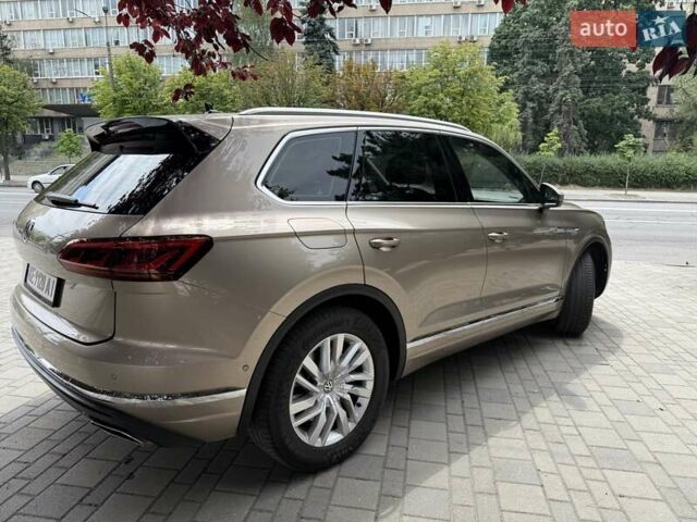Желтый Фольксваген Туарег, объемом двигателя 2.99 л и пробегом 123 тыс. км за 43900 $, фото 5 на Automoto.ua