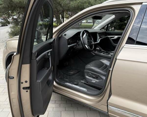 Желтый Фольксваген Туарег, объемом двигателя 2.99 л и пробегом 123 тыс. км за 43900 $, фото 10 на Automoto.ua