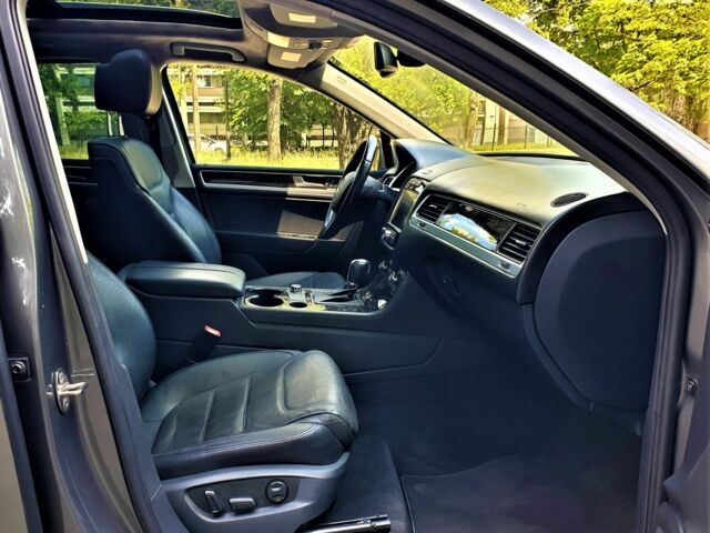 Серый Фольксваген Туарег, объемом двигателя 0 л и пробегом 149 тыс. км за 18400 $, фото 11 на Automoto.ua