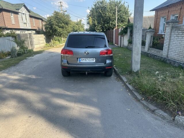 Серый Фольксваген Туарег, объемом двигателя 2.5 л и пробегом 445 тыс. км за 5100 $, фото 7 на Automoto.ua