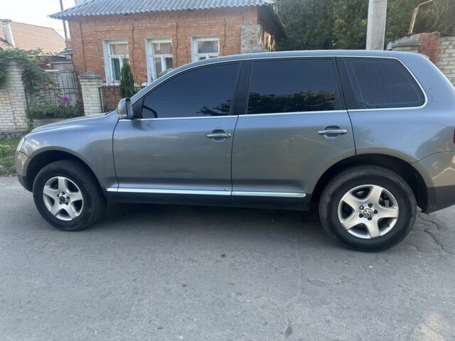 Серый Фольксваген Туарег, объемом двигателя 2.5 л и пробегом 445 тыс. км за 5100 $, фото 6 на Automoto.ua