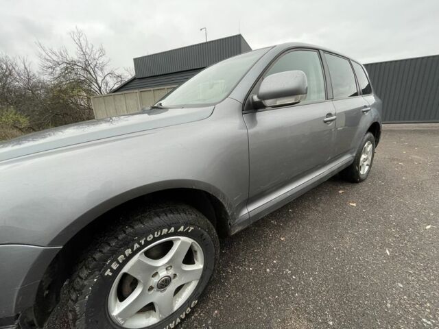 Сірий Фольксваген Туарег, об'ємом двигуна 2.5 л та пробігом 320 тис. км за 4500 $, фото 5 на Automoto.ua