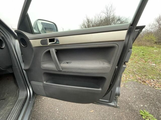 Серый Фольксваген Туарег, объемом двигателя 2.5 л и пробегом 320 тыс. км за 4500 $, фото 17 на Automoto.ua