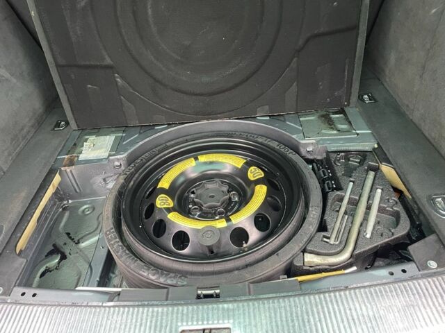 Сірий Фольксваген Туарег, об'ємом двигуна 2.5 л та пробігом 320 тис. км за 4500 $, фото 22 на Automoto.ua