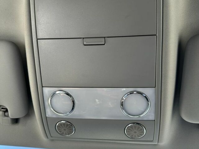 Серый Фольксваген Туарег, объемом двигателя 3 л и пробегом 230 тыс. км за 12500 $, фото 15 на Automoto.ua