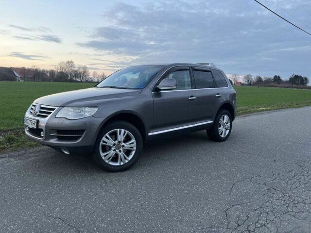 Серый Фольксваген Туарег, объемом двигателя 3 л и пробегом 230 тыс. км за 12500 $, фото 21 на Automoto.ua