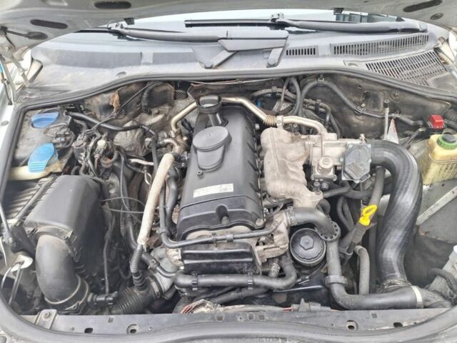 Серый Фольксваген Туарег, объемом двигателя 2.5 л и пробегом 360 тыс. км за 7200 $, фото 5 на Automoto.ua