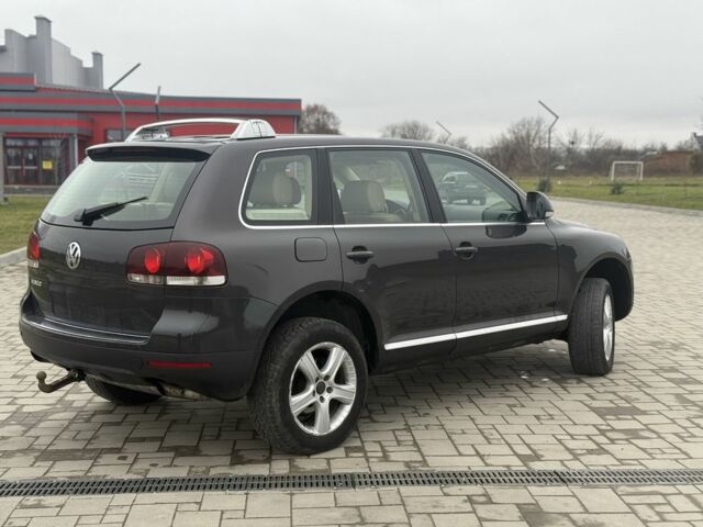 Серый Фольксваген Туарег, объемом двигателя 2.5 л и пробегом 380 тыс. км за 5492 $, фото 4 на Automoto.ua